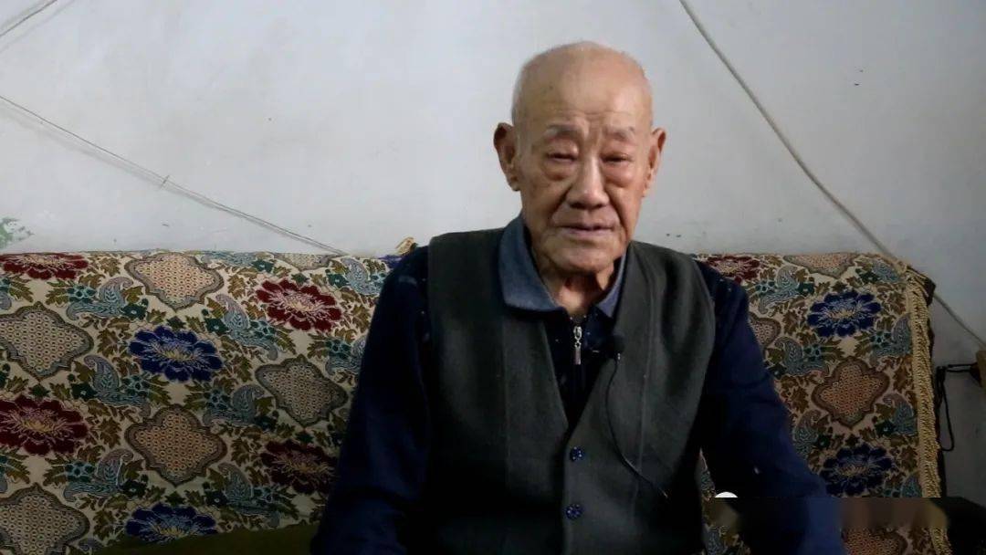 张钧,男,1929年3月出生,天津蓟县人,汉族,初中文化,1948年11月参加