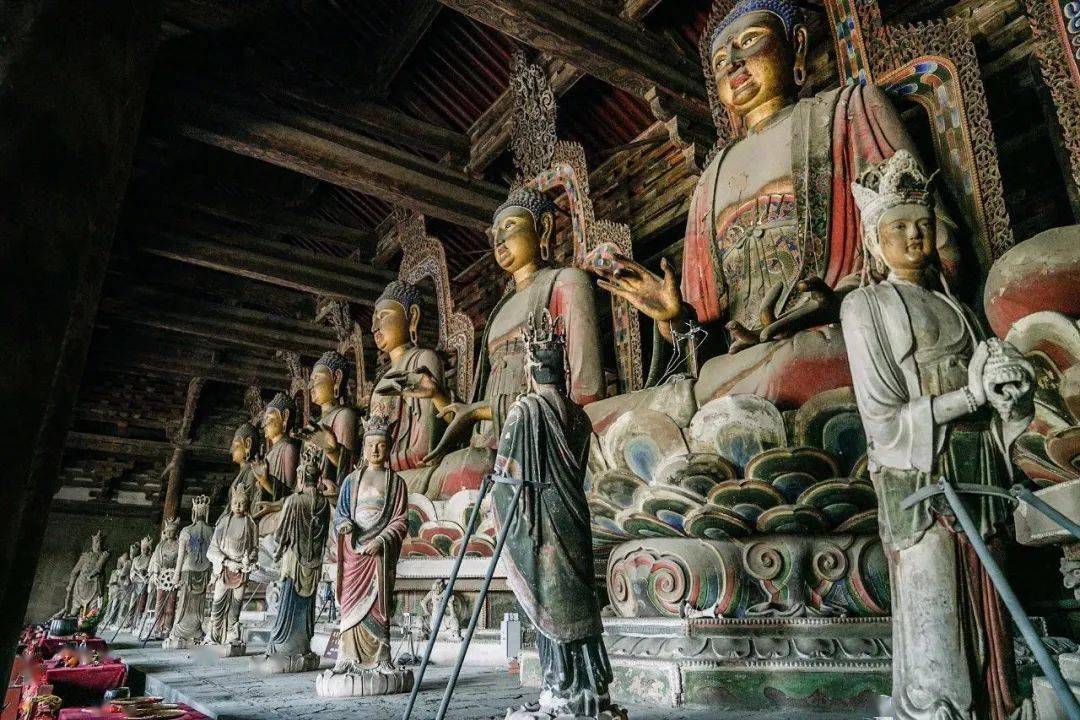 赏析｜千年大雄宝殿中的七佛巨像_牟尼