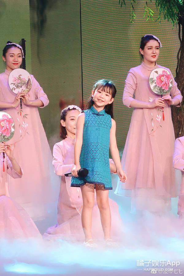 还记得《三生三世》里的小小素锦吗?她现在长这样!
