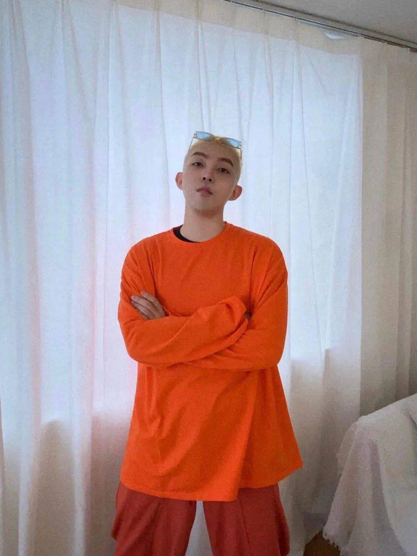 叫你别留寸头你看现在留这么帅你微信都忙不过来了