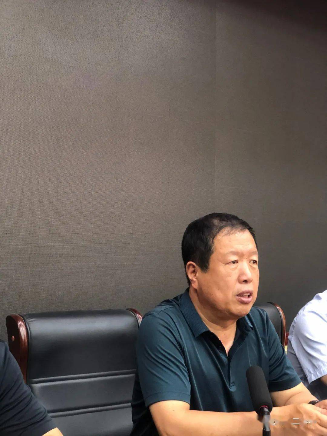 范县第二小学贯彻落实范县教育局校园安全工作紧急会议精神专题会