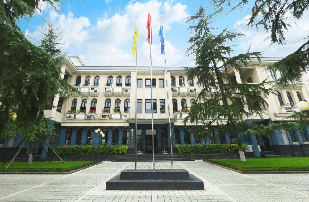 2021年招办主任来帮忙丨重庆三峡职业学院招生就业处处长徐明灿访谈