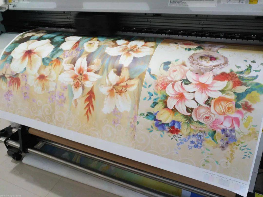 用来喷绘,写真,室内外广告,灯箱等的涂层布也称油画布.