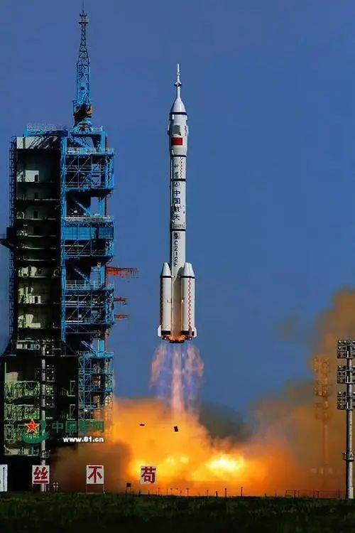 年的神舟五号中国发射的第一艘载人航天飞船从2003年的载人飞船贰天河