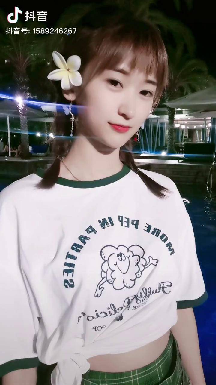 打赌输了所以改名字啦陈喵喵会可爱一点嘛