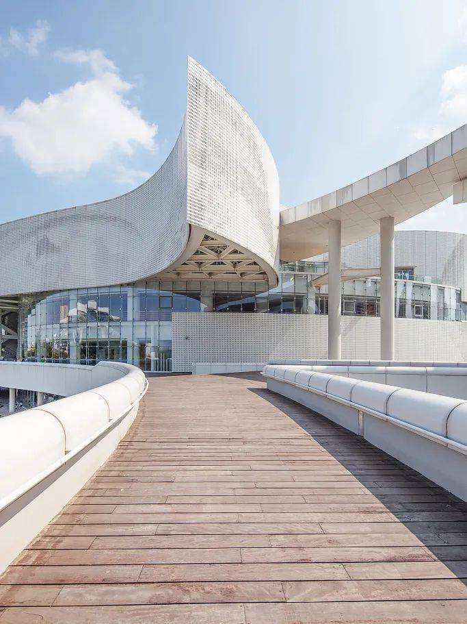 苏州标志性的艺术文化高地,由北京国家大剧院的设计者保罗·安德鲁