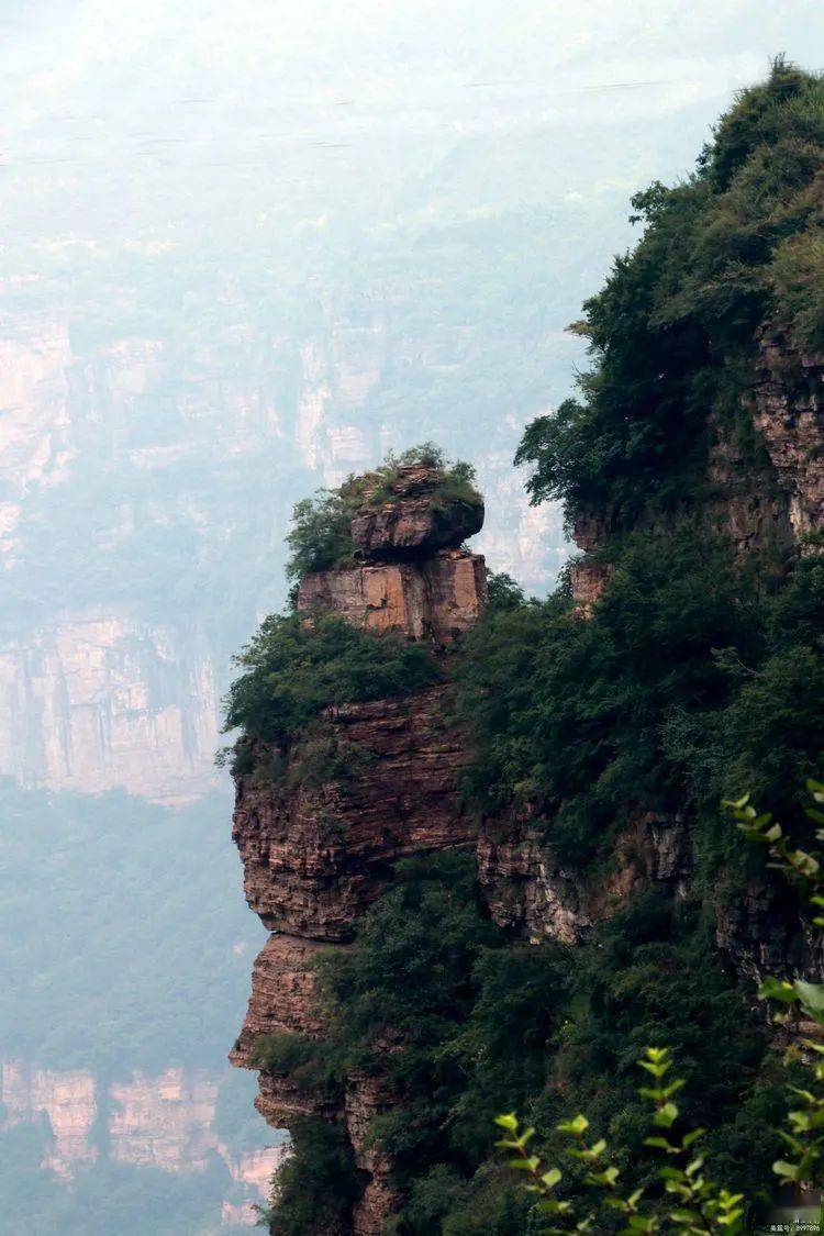 刀削斧劈的北方風光太行山大峽谷風景區