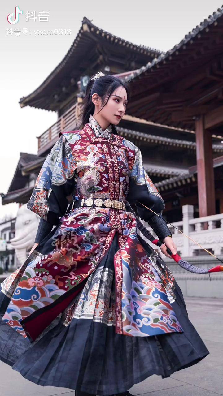 这个笑容吗汉服甲胄小姐姐罩甲