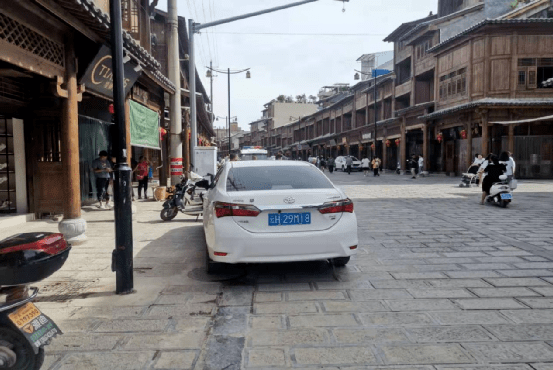广南县城区道路交通秩序整治违法停车曝光