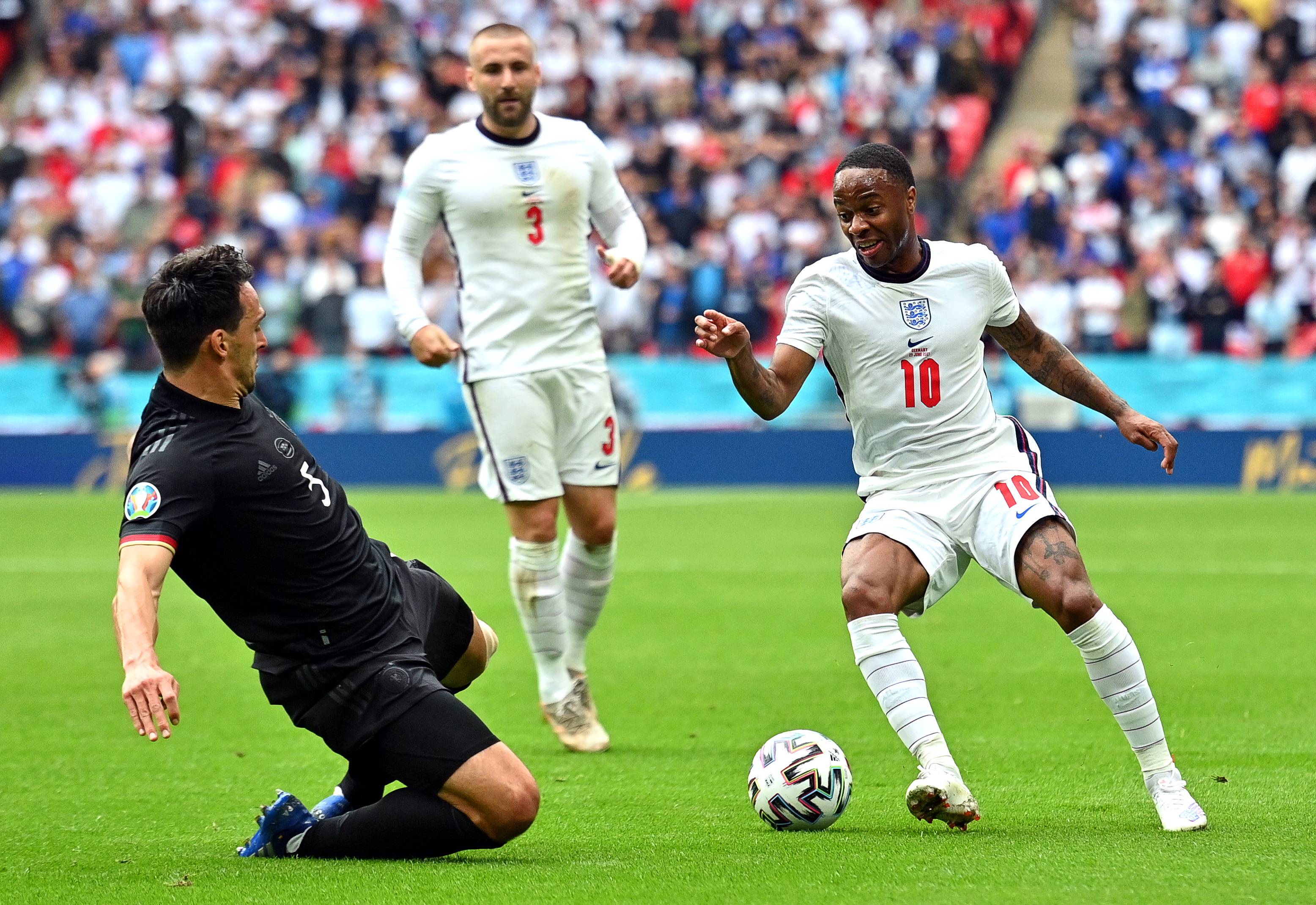 足球——欧锦赛:英格兰晋级八强