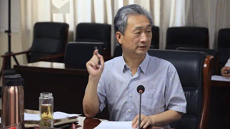 他要求大家严格落实,深刻领会王毅区长的讲话精神,为本次盛会的圆满