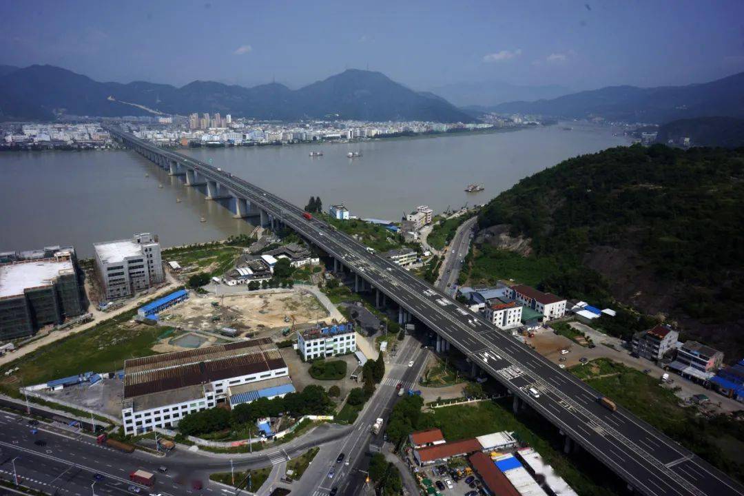 來源:網絡東甌大橋甬臺溫高速公路溫州大橋(甌江二橋),1998年5月26日