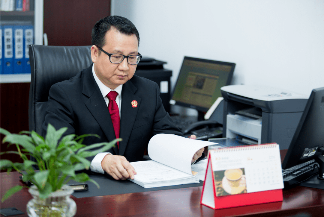 新会区人民法院大泽人民法庭副庭长张松坚以为民情怀坚守基层25年