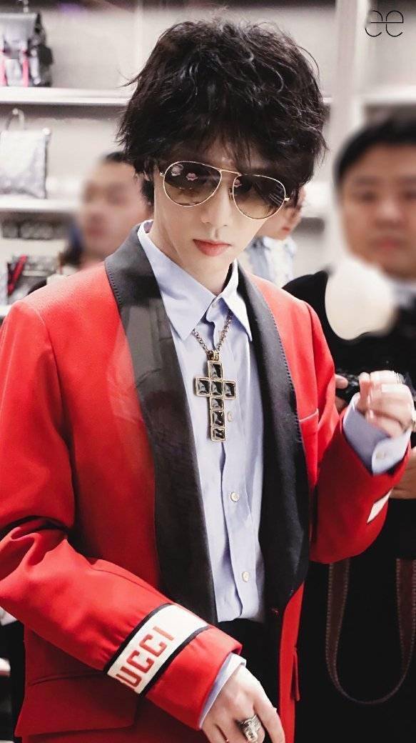 眼镜帅哥图鉴之华晨宇 确认过眼神,是眼镜也封印不住的颜值