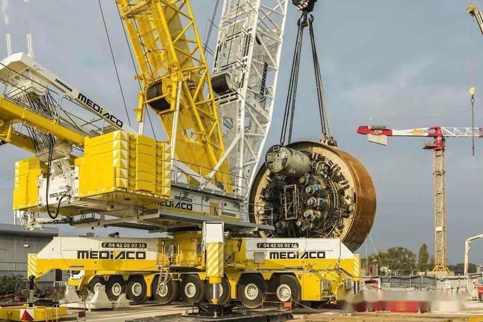 无限工坊场景再造利勃海尔lg1750mediaco吊装盾构机刀盘