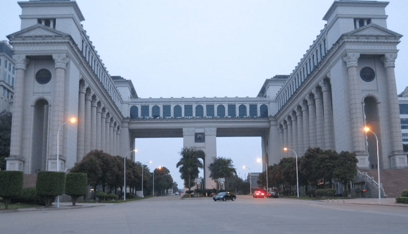 福州居住主题公园大门图片