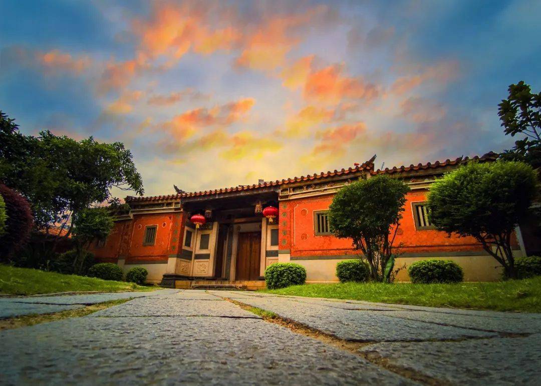 乡愁五店市每一盏亮灯的窗后就是一座座朝北大厝