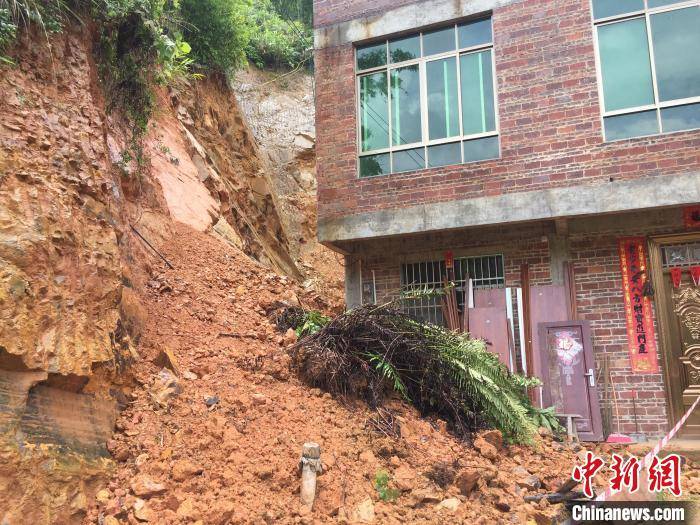 圖為梧州市蒼梧縣六堡鎮理衝村發生切坡建房崩塌.