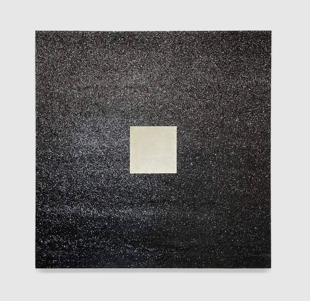 无题|玛丽·阔思亚洲首场美术馆个展开幕，艺术家以光作画