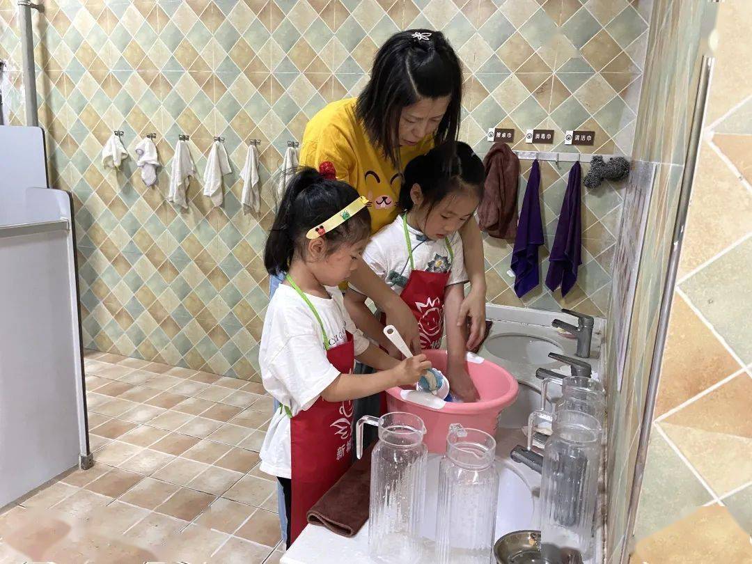 小汪|“学前教育砥砺十年” | 用心保育 满获幸福