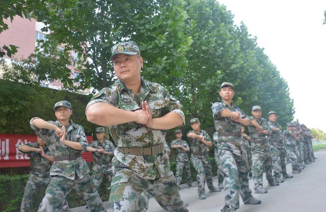 洛阳66基地火箭兵图片