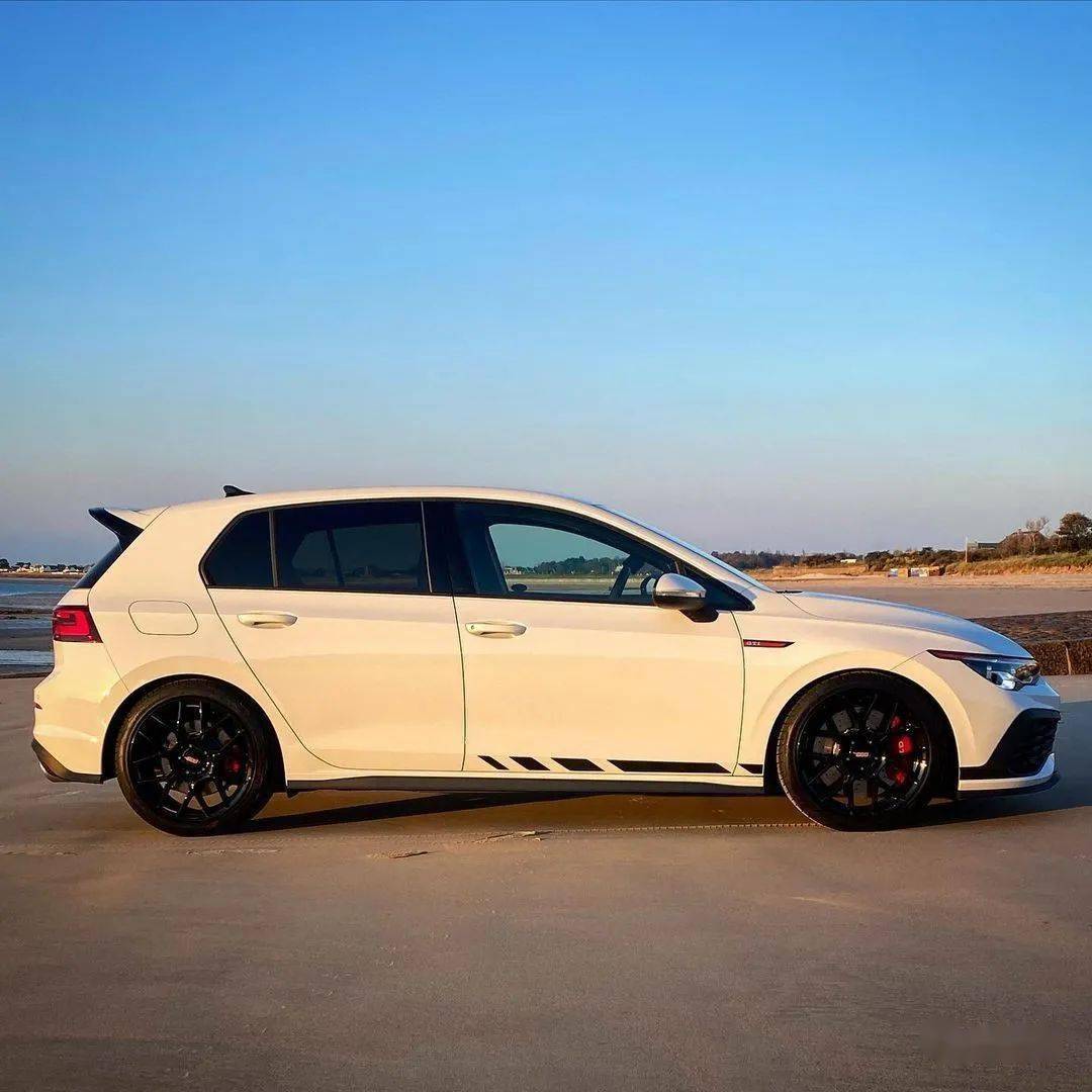 23万的大众高尔夫8gti已到店自带放炮效果还不改爆它