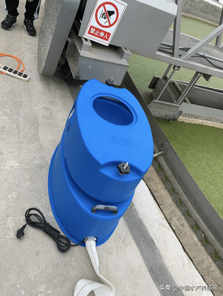 这款机器绿色高效便携新科技帮助水产养殖户摆脱浮萍烦恼