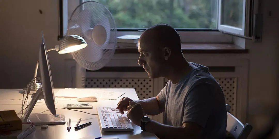 乔治·西默农|一旦开始写作，就必须狠下苦功