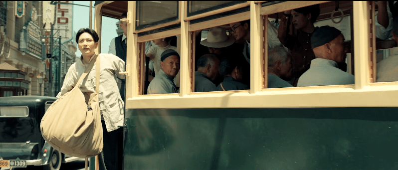 打卡点3--西藏中路→南京路→外白渡桥毛润之夜晚奔跑在上海的大街