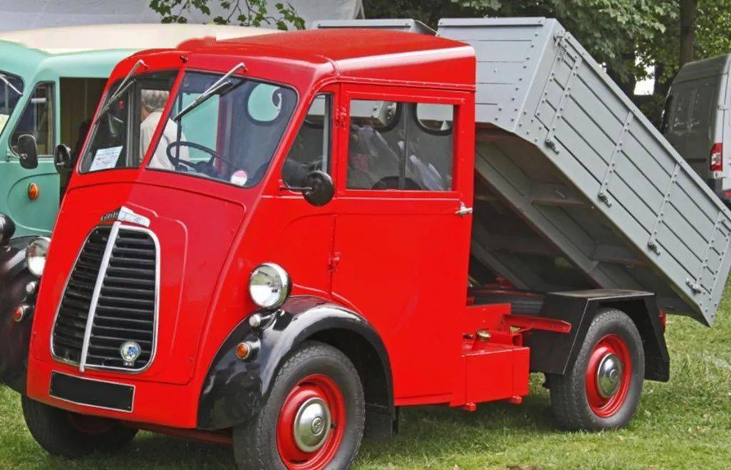 英国莫里斯j型车一款丑萌的奇葩经典面包车