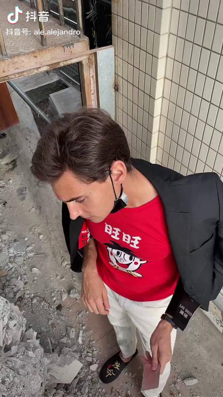 花花世界迷人眼没有实力你别赛脸扑克赌神演技派