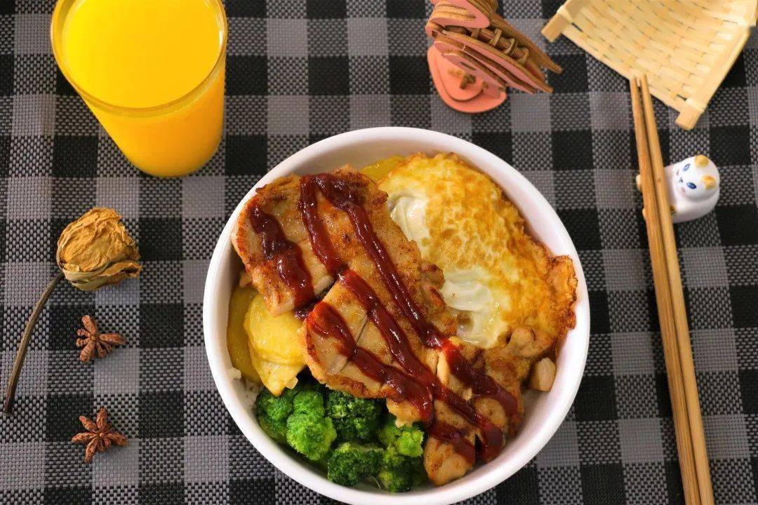 人群热气腾腾的饭菜色香味俱全的各式美食福州理工学院食堂等你来体验