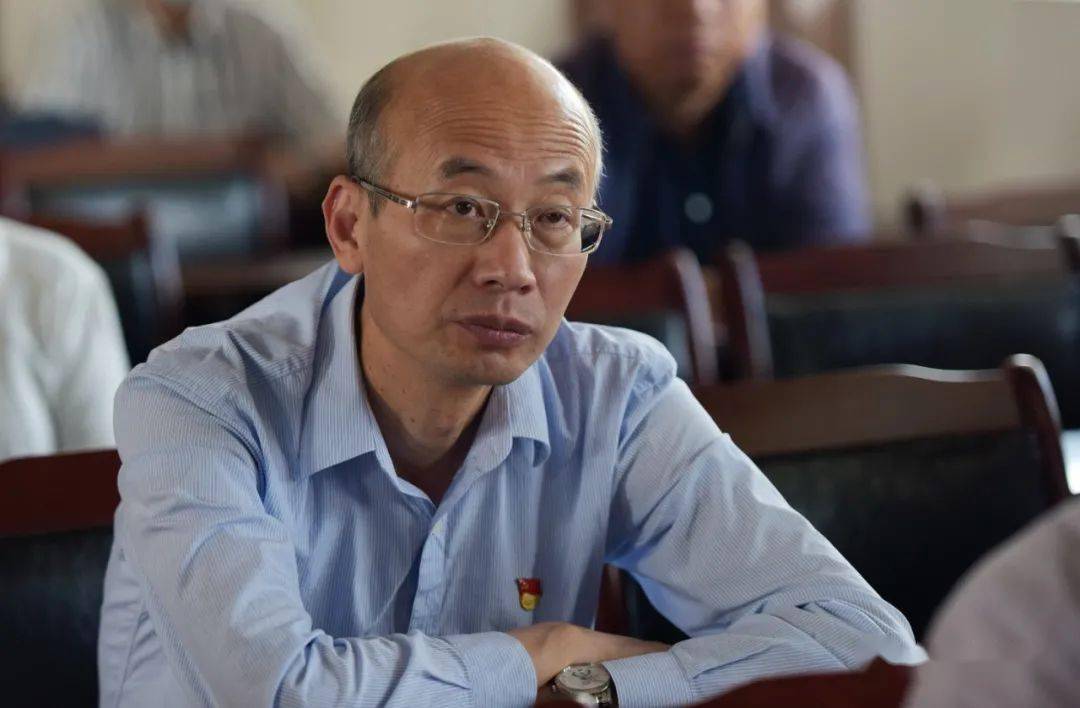 大理市教育体育党工委组织收看李桂科和杨国旺同志先进事迹宣讲报告会