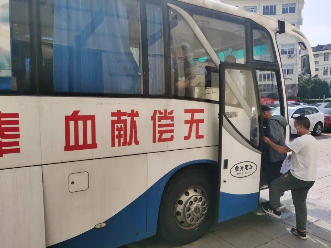 无偿献血 奉献爱心——京泰路街道组织开展无偿献血活动