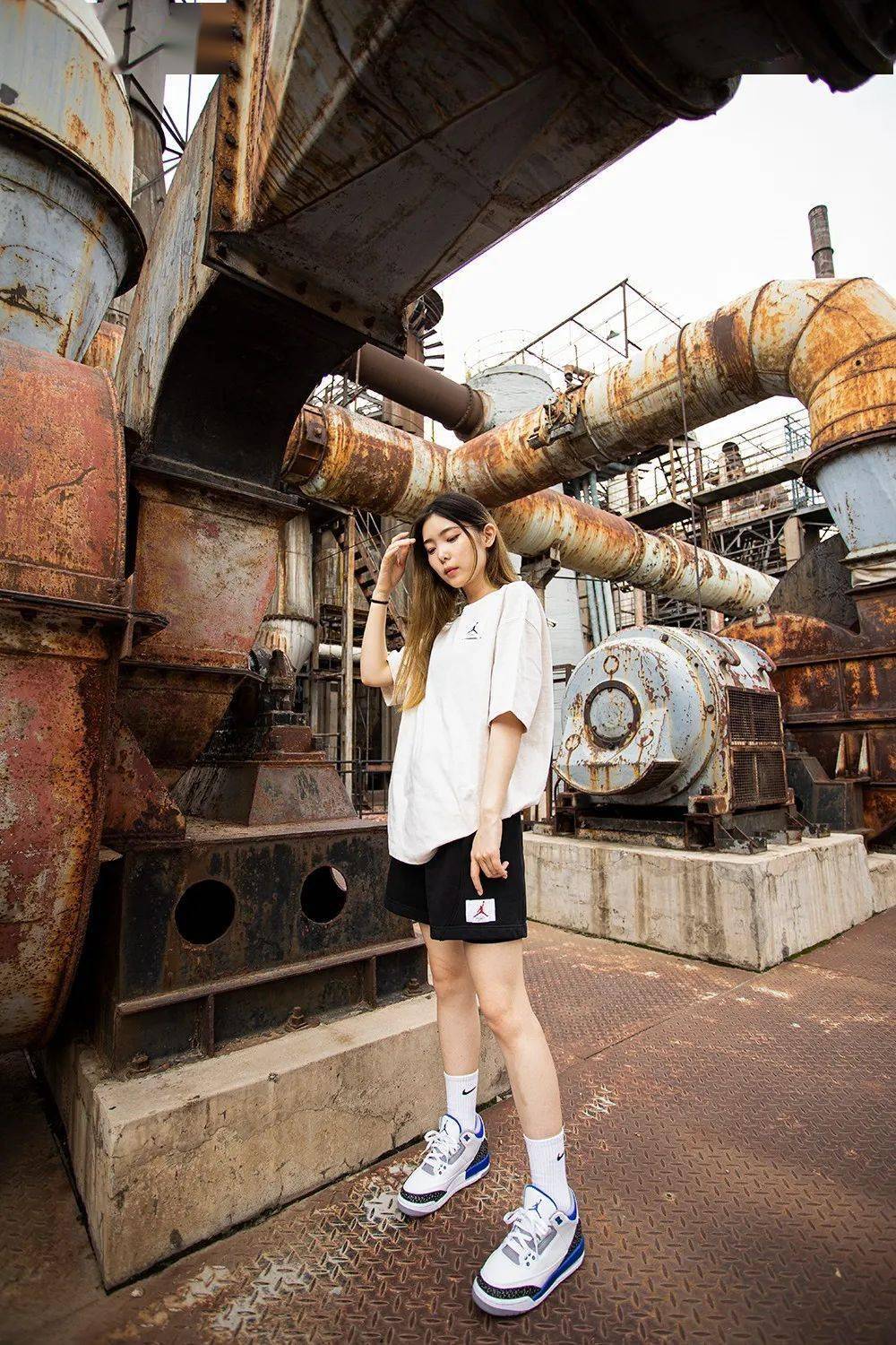 原创腿控福利小姐姐上脚小闪电aj3看完谁还惦记藤原浩啊