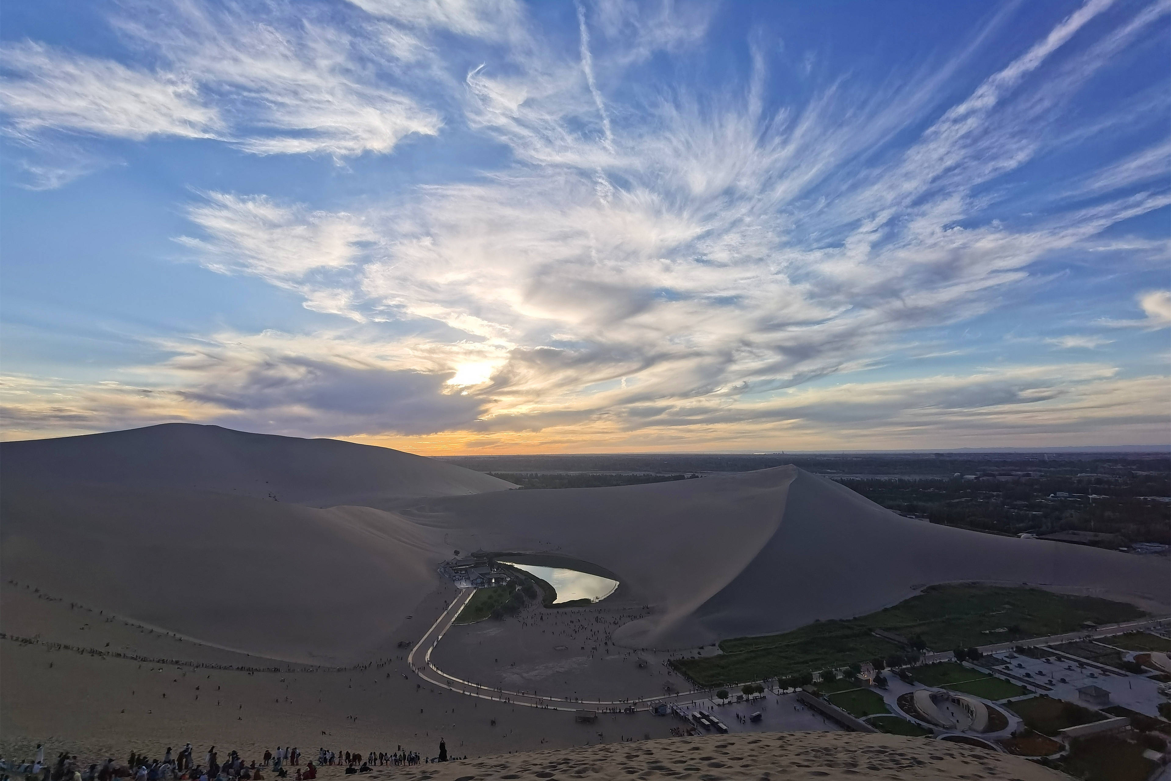 月牙泉补水记——沙漠第一泉再现月牙美景