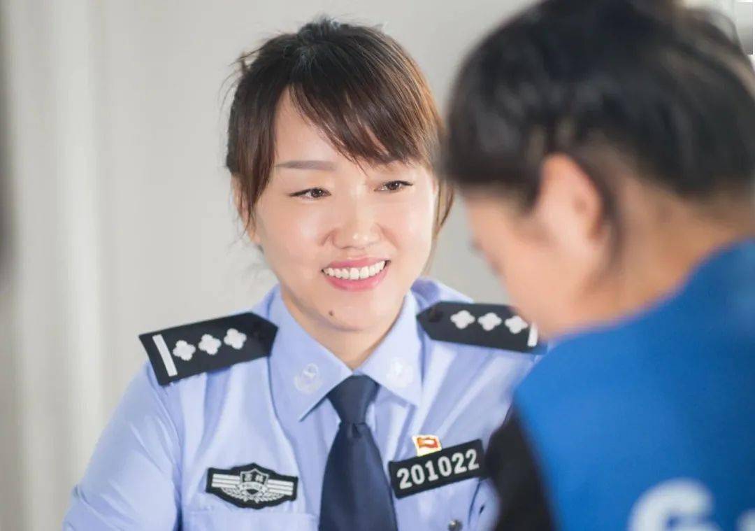 公安心向党 护航新征程|陈丽莉:绽放在高墙内的"最美警花"