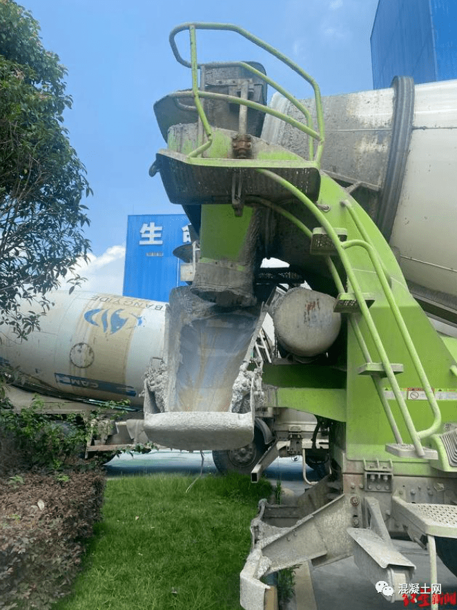 混凝土运输车的防漏装置