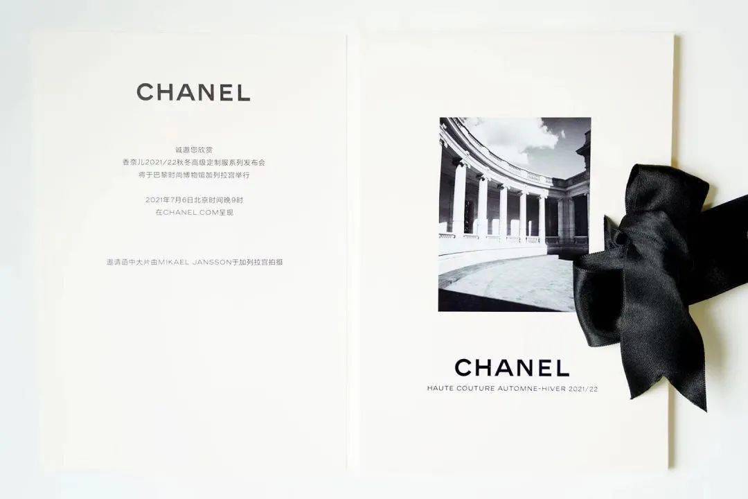 Pier|《中国医生》上映破3亿,CHANEL新一季色彩跳跃,DIOR把时装“搬”到了海边!