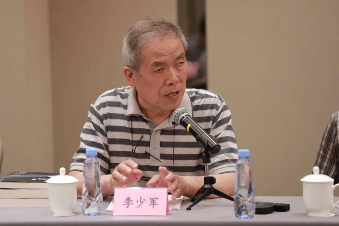 中国社会科学院世界经济与政治研究所研究员李少军提出，丛书未来应进一