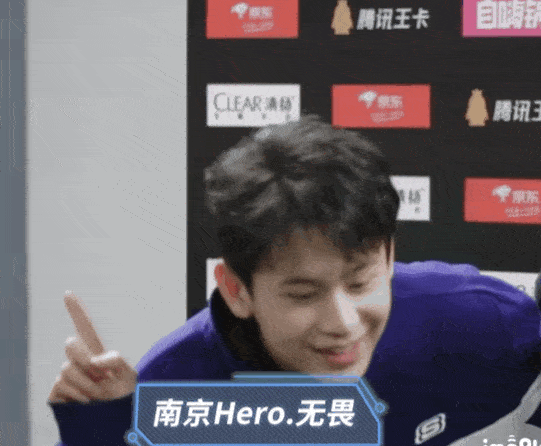 帅哥|太帅了！鹅厂程序员欢乐谷保安凭生图走红，艺人可能都没他们上镜