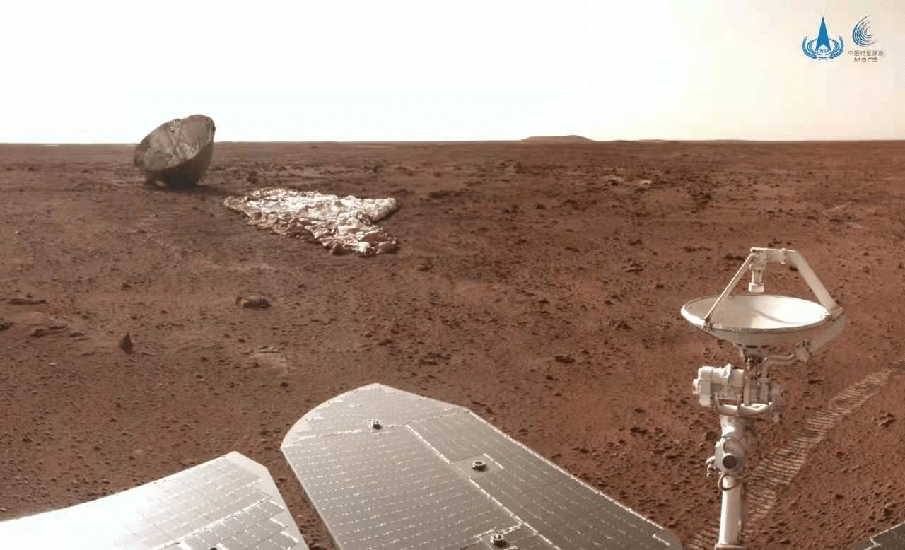 着陆|国家航天局发布最新火星影像：祝融号近距离“看”降落伞与背罩