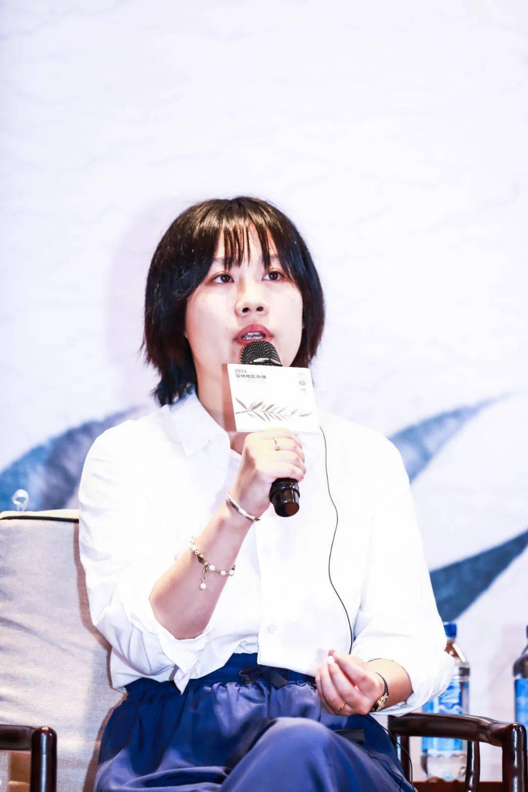 殷若昕导演发言作为演员,卢靖姗也感受到了行业中的这些积极变化.