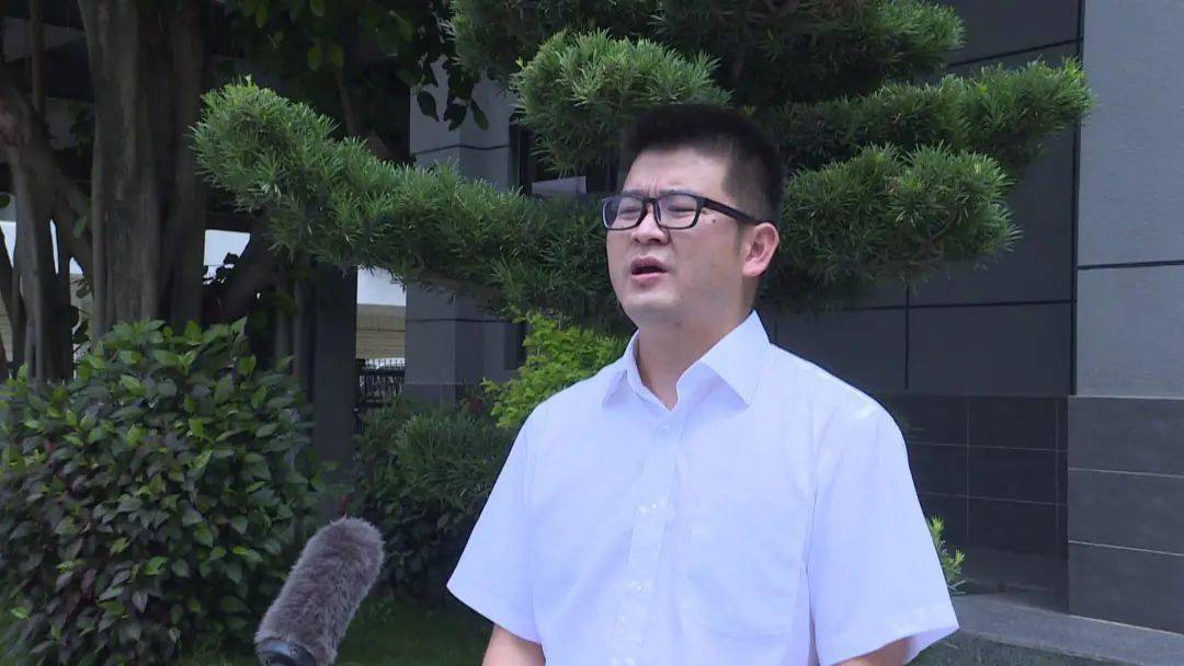 许玲静●责编:徐宏伟 王彦伟●监审:许建勋许继昌●总监:周瑞魅力石屏