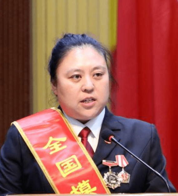 献礼建党百年记录百名先锋丨李立华百姓信赖的好法官