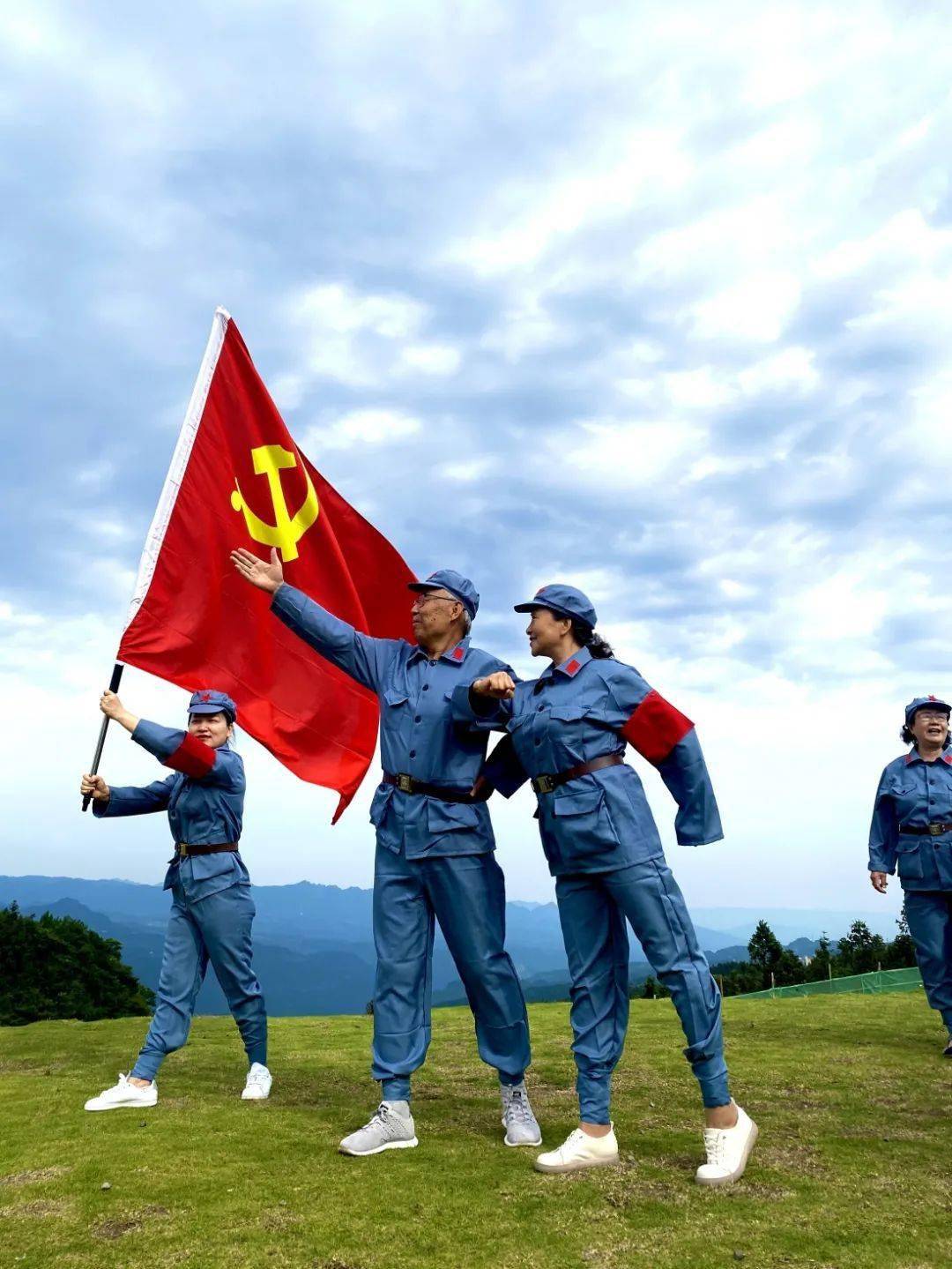 我心永向党