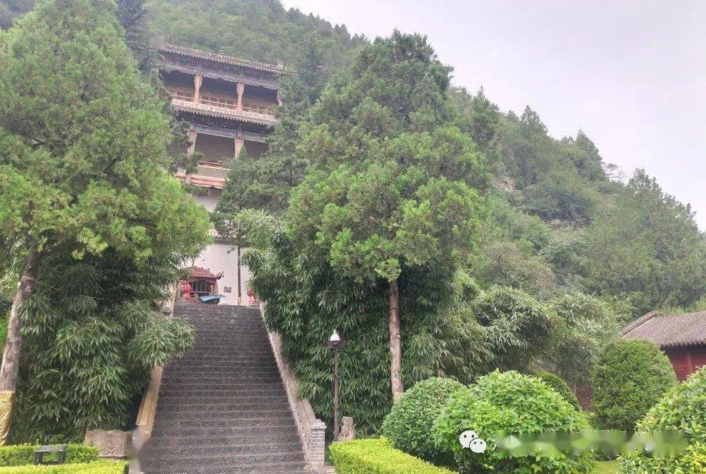 雨后，邂逅诗意回山