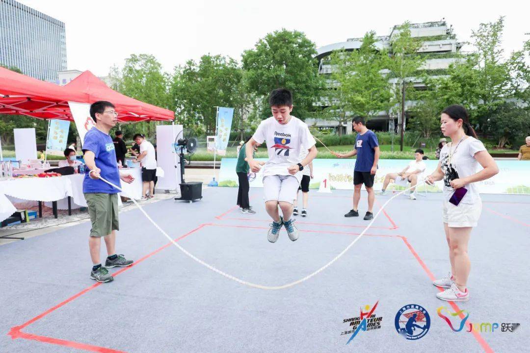 快乐随心跃动一夏2021年上海城市业余联赛第六届上海市家庭跳绳亲子赛