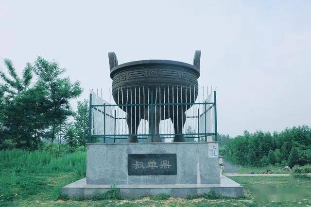 其中,黄太子伯克盘,黄父盘,黄君簋,叔单鼎4件珍藏在国家级历史博物馆