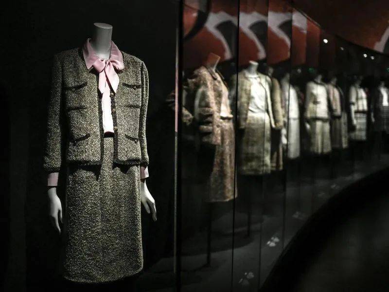 服装|多图抢先看!Chanel百年服饰首次登陆墨尔本NGV!现已开启售票!